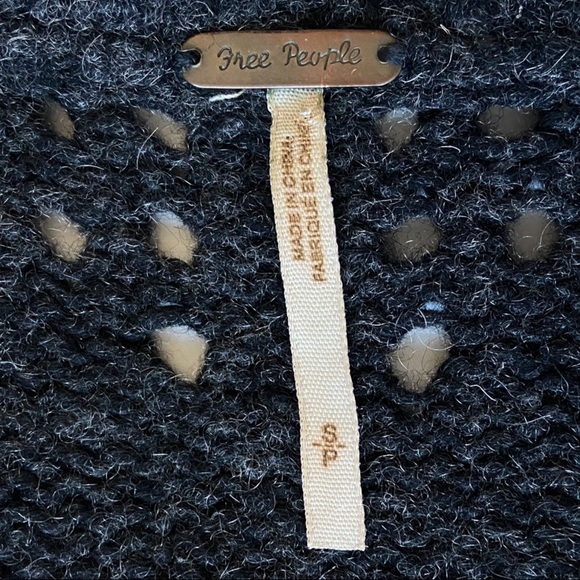 Free People Wool Knit Cardigan Gray Sweater Size S Boho Hippie Urban Fall - Picture 3 of 8